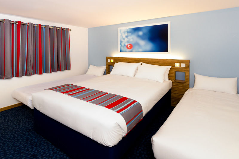 Travelodge Battersea Londres Exterior foto