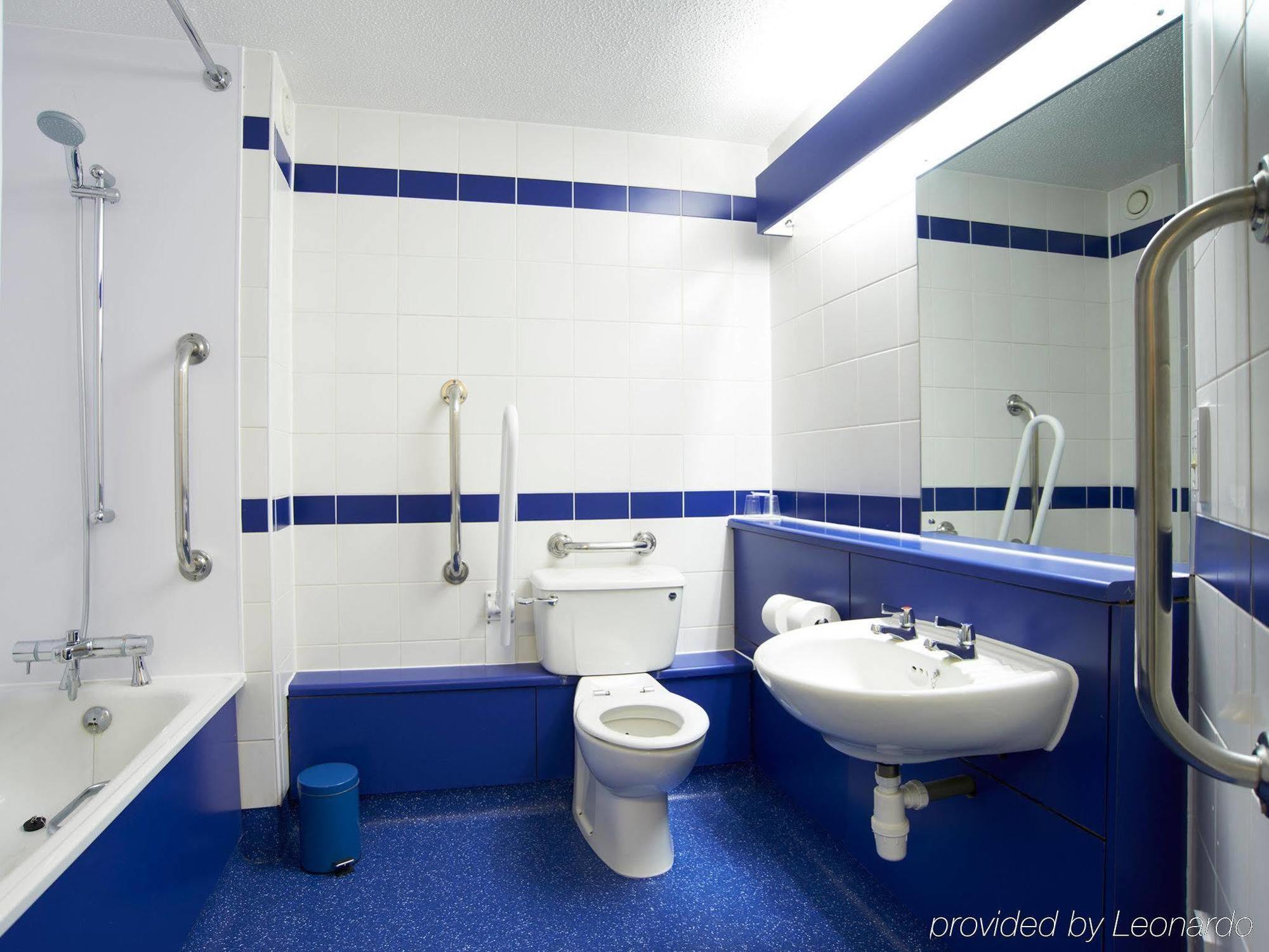 Travelodge Battersea Londres Exterior foto